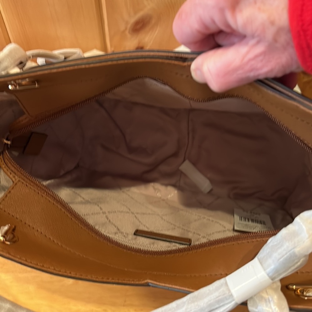 Michael Kors Jet Set Travel - Picture 7 of 12